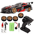 Pikkukuva 1 / 8: 1/16 Nopeus RC-auto Nelivetoinen 2.4GHz Drifting RC-auto Yli 8-vuotiaille Ulkokäyttöön Musta ja Punainen
