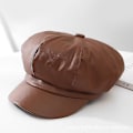 Miniatyrbillede 4 af 4: Moderigtig Kvinders Læder Beret Hat - Høj Kvalitet PU Læder - Kaffe Farve