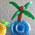 Miniatyrbild 8 av 8: Drink Float Coconut Tree Shape PVC Uppblåsbar flytande drickshållare för poolstrand