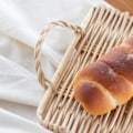 Miniatyrbilde 4 av 5: Flettet rotting dekorativt brett Håndlaget flettet frukt Snack Brødbrett med håndtak for servering av frokost Kjøkken Naturlig farge Firkantet