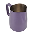 Miniatyrbilde 5 av 8: Melkeskummerkopp Rustfritt Stål Skjærende Munn Yrke Melkeskumming Kanne Kaffe Kanne for Coffee Shop Lilla 450ML