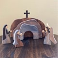 Miniatyrbild 7 av 8: Påsk scen trä dekoration trä Jesus födelse Kristus staty dekoration