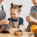 Pikkukuva 4 / 5: Osastollinen Bambu Suola-Pippurirasia Magneettisella Kierrekannella ja 2 kpl Mini Bambu Lusikoita
