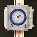 Miniatyrbilde 5 av 5: Analog mekanisk tidbryter 110V-220V 24 timer daglig programmerbar 15 minutters innstillingstid bryter rela