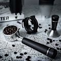 Pikkukuva 3 / 5: 54 mm:n pohjaton portafilteri 870/878/880 suodatinkorin korvaamiseen Espresso-koneille Baris