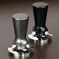 Miniatyrbillede 3 af 5: Fleksibel Pulverpresse i Rustfrit Stål Kaffehammer 51mm, Sort