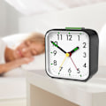 Miniatyrbild 2 av 5: Analog Väckarklocka, Helt Tyst Design Utan Tickande Ljud För Ostörd Sömn, Batteridriven Med Snooze-Funktion, Kompakt Storlek För Enkel Resa,