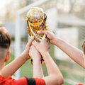 Miniatyrbild 2 av 4: VM-pokal, Hercules-pokal, hartsreplik av fotbolls-VM-souvenirpokal, souvenir-samling hem/kontorsdekorationer, presenter till fans