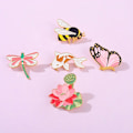 Miniatyrbild 9 av 10: Bee Broscher Kostymkrage Pins C C