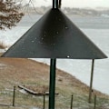 Miniatyrbillede 3 af 4: Egernbeskyttelsesskærm til fuglefoderhus, wrap-around beskyttelse