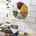 Miniatyrbillede 7 af 11: Hvid opbevaringsboks / hjul til korn ... White one size