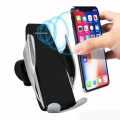 Miniatyrbillede 8 af 8: Trådløs Qi oplader bilholder 10W med automatisk låsning Black one size