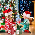 Miniatyrbilde 3 av 5: 24 stk hvite gaveesker i papp til jul