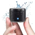 Pikkukuva 1 / 4: Langaton minikokoinen Bluetooth-kaiutin. IP67-vedenkestävä, pieni mutta äänekäs, kannettava kaiutin autoon, pyörään, ulkoiluun, suihkuun (musta)