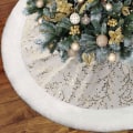 Miniatyrbilde 2 av 5: Juletrærskjørt, gullhvit 48 tommers imitert pels plysj