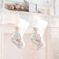 Miniatyrbilde 1 av 5: Hvite julekulestrømper, sett med 2, 18\" festdekor