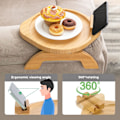 Miniatyrbillede 4 af 7: Bambus Sofa Arm Tray Bord med Roterende Mobilholder, Stabil Sofa Armlæn, Klips-På Sofa Tray Bord til Brede Sofaer