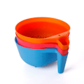 Pikkukuva 5 / 5: Siivilä kahvalla PP Sininen, oranssi, punainen 25,50 x 22 x 11 cm