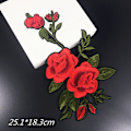Miniatyrbild 6 av 6: 3PCS Broderade Stryk-på Patch Sy-på Patch Ros Blomform Självhäftande Dekal Kläder Dekoration DIY Sytillbehör