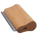 Pikkukuva 1 / 5: Koira- ja kissaharjat, ergonominen muotoilu, puinen takuton hoito