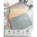 Miniatyrbilde 3 av 4: Cobblestone-embossed baderomsteppe, sklisikre tepper i vaskerom, badekar side gulvteppe med memory foam-pute (mørkeblå)