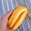 Miniatyrbild 3 av 3: Konstgjord bröd falskt bröd simuleringsmatmodell köksdekoration rekvisita simuleringsbröd (croissant) medium（B）