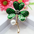 Pikkukuva 2 / 5: Irlantilainen shamrock-apilakoru, rintaneula, kristalliriipus