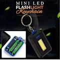 Miniatyrbilde 5 av 5: 2 stk Mini LED lommelykt nøkkelring, Mini nøkkelring lys nøkkelringer med nøkkelring, Cob LED liten nøkkelring lommelykt, Mini Ultra