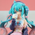 Pikkukuva 5 / 5: FuRyu Hatsune Miku -hiuspanta, deux fois yuan -merimiesasu, puristettu vaahtomuovikasvo, Hatsune-animemallikotelo, auton asennus