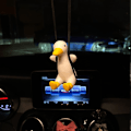 Pikkukuva 3 / 5: Sööt Ducky Auton Takapesin Peilille Rippautuva Keinu - Hauskoja Tarvikkeita - I
