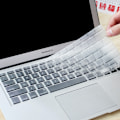 Pikkukuva 1 / 4: 2 kpl:n pakkaus ultraohutta TPU-näppäimistönsuojaa, yhteensopiva MacBook Europe No Touch bar13(A1708) -näppäimistön kanssa, läpinäkyvä