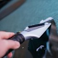 Miniatyrbilde 4 av 4: Elektrisk Isskrapa med Värme