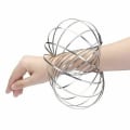 Pikkukuva 1 / 3: Twist & Flow - Taianomainen rannekoru, joka liukuu käsivartta pitkin Silver