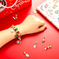 Miniatyrbillede 6 af 7: Julekalender 2024 med Nedtælling, 24 Dage, Julekalender med 2 Armbånd og 22 Charms - Jule Smykker, Hjemmelavet (A) A