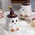 Miniatyrbillede 6 af 7: Nyhedstekrus, Keramisk 11oz Halloween Kaffe Kops med Låg - Venlig Spøgelse (Hvid)