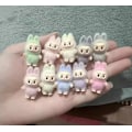Pikkukuva 1 / 5: Sarjakuva Labubu -sarjan mini-parvikoristeellinen hieno söpö nukkelahja riipus asusteet koriste Kawaii-lelut lahja (FMY) 10 pcs
