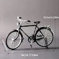 Miniatyrbild 10 av 10: Retro Cykelmodell Kit, Miniatyrmetallprydnad för Konstsamling, Leksaker för Barn - Perfekt Green