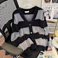 Pikkukuva 1 / 4: Minkki Turkki Raidallinen Paita Hame Miehille Ja Naisille Kevät Ja Syksy Korealainen Tyyli Loose Ja Lazy Tyyli V-Kaula Cardigan Trendikäs Syksy Ja Talvi Uusi Black And Gray L