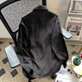 Pikkukuva 2 / 4: Valkoinen tyylikäs pitkähihainen paita miehille ja naisille kevät- ja syysmuotimerkki Hong Kong Style kudottu pusero pareille sama tyyli vaalea muodikas rento kesä Black M