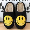 Pikkukuva 1 / 5: Retro hymyilevä kasvo Pehmeä plyysi Mukavat lämpimät Slip-on tossut pareille Talvi lämpimät sisätilat Tarvikkeet - Perfet Black Z Black 39 40