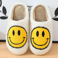 Pikkukuva 2 / 5: Retro hymyilevä kasvo Pehmeä plyysi Mukavat lämpimät Slip-on tossut pareille Talvi lämpimät sisätilat - Perfet White Z White 39 40