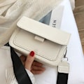 Miniatyrbillede 1 af 6: Crossbody tasker skuldertasker HVID White