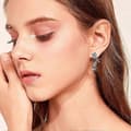 Miniatyrbilde 2 av 5: Delikate bøyleøreringer Blomster Dingle Statement Øredobber Blomsterlappeteppe Øredobber Boho Dråpeøreringer Statement Stud Øredobber for kvinner Jenter Bursdagsgave