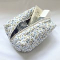 Miniatyrbillede 4 af 9: Blomsterformet quiltet makeup taske stor rejse kosmetik taske BLÅ BLÅ BLUE