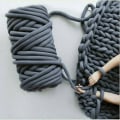 Miniatyrbilde 2 av 2: 500g/1kg DIY Chunky Garn Jumbo Strikk Gigant Arm Strikk Teppe Tykt Vev Manuell 500g Dark gray