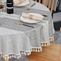 Miniatyrbillede 1 af 5: Rund dug i grå, 140 cm, vaskbar, i bomulds- og linnedstof, pletbestandig, med kvaster, stribet broderi til fødselsdag, bryllup, sofabord