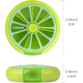 Miniatyrbillede 2 af 5: Kreativ bærbar mini 7 dages ugentlig cirkulær form roterende sød frugt stil pille opbevaringsboks (citrongrøn)