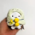 Pikkukuva 3 / 5: Sumikko Gurashi pehmo avaimenperä pehmolelu riipus täytetty viitta nukke syntymäpäivälahja lapsille