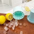 Miniatyrbillede 4 af 7: Isterningeform med låg 2 stk. Silikone isterningeform Isterningeform Isforme Ismaskine Isterningeforme Mini isterning Silikone isterningeform Azul Azul Azul