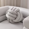 Miniatyrbillede 2 af 5: Knudet plys pude pude rundt knudepude til sofa soveværelse seng 20CM Light Grey